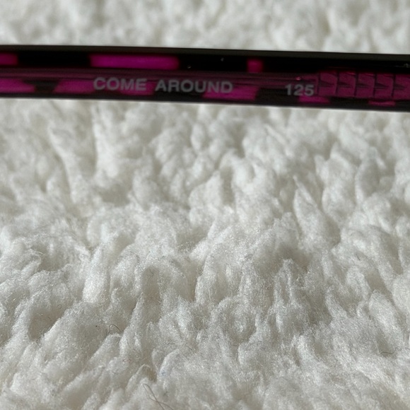 Quay Australia come Around Purple Sunglasses - Picture 4 of 5